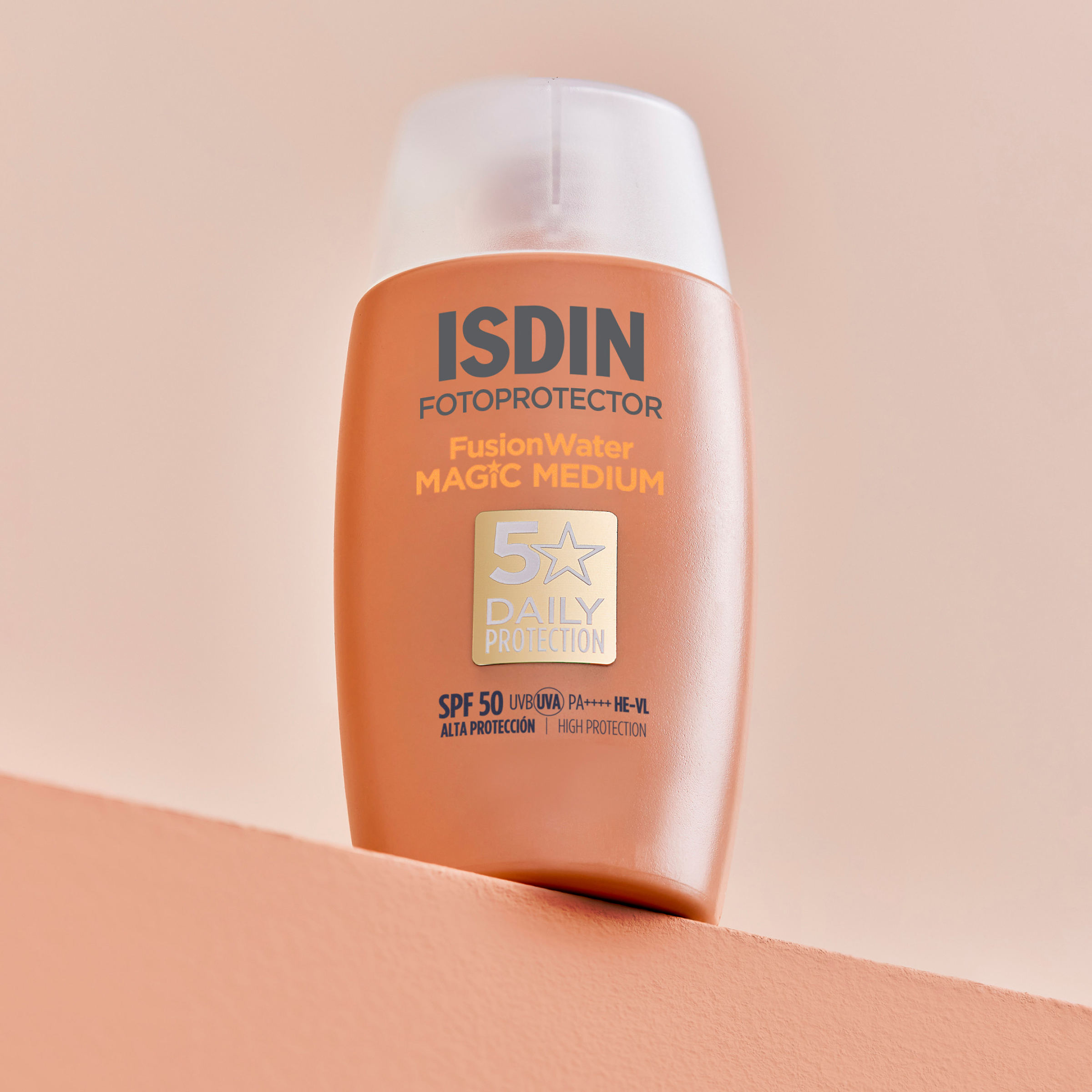Fusion Water Magic Medium SPF 50 - Image 4